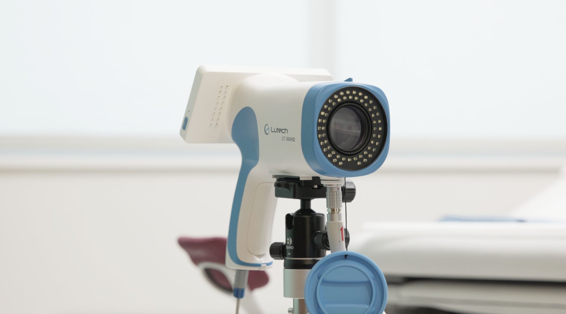 Lutech_colposcope-lt300hd_hero